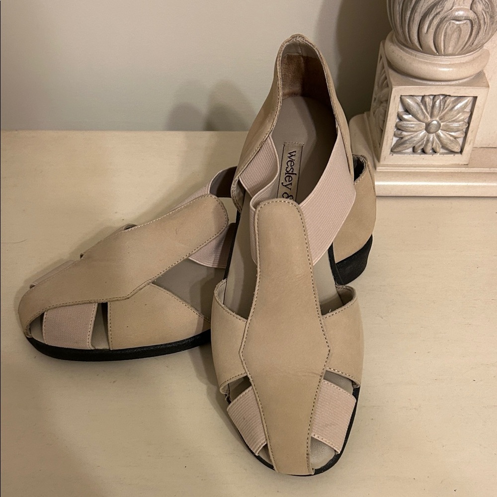 Wesley & CO Beige Women's Sandals